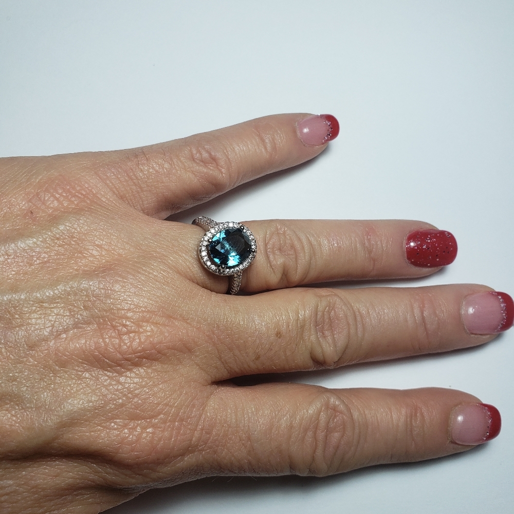 Blue Topaz Sterling Silver Ring - Picture 8 of 8